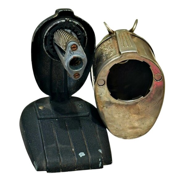 Vintage Boston Champion Pencil Sharpener Desktop Pinch Feed Hand Crank MCM - Picture 12 of 15